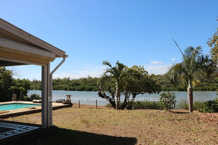 Beachfront Apartment G+2 For Sale at Ilot Fortier at Rs