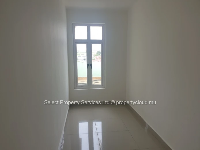 Grand Penthouse G+2 for Sale in River Island Residence - Trianon 