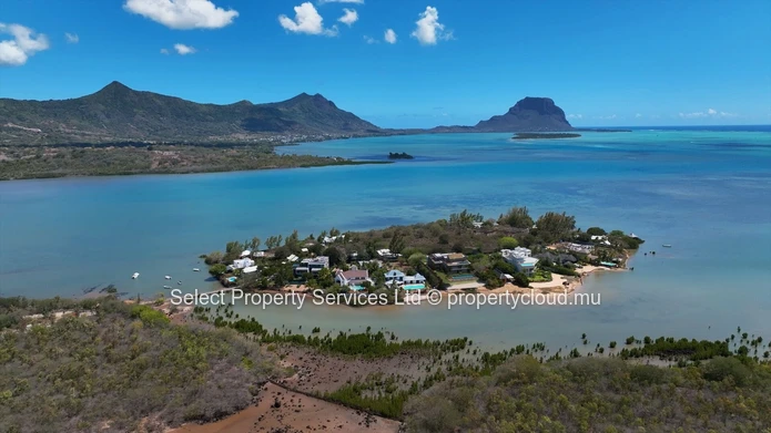 Beachfront Apartment G+2 For Sale at Ilot Fortier at Rs