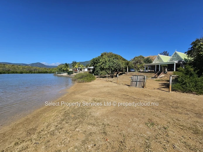 Beachfront Apartment G+2 For Sale at Ilot Fortier at Rs
