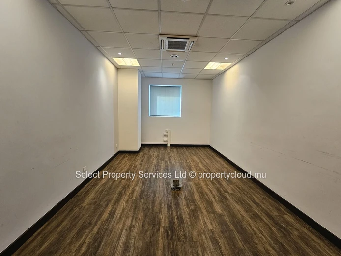 Espaces de bureaux semi-meublés à vendre à Ebene à partir de Rs26.5 M