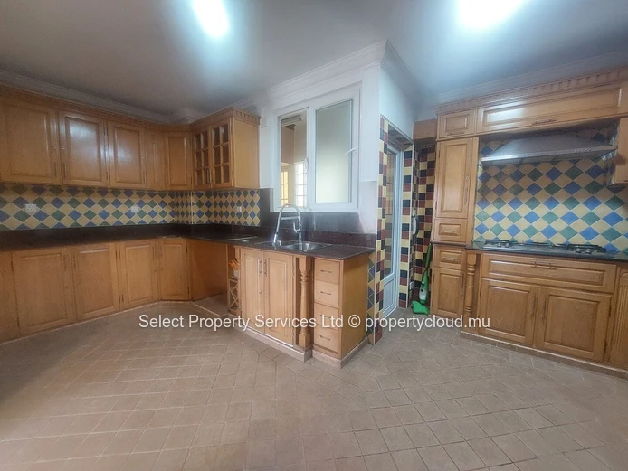 Exclusive Listing – Rs - For sale Spacious Apartment in the Heart of Quatre Bornes