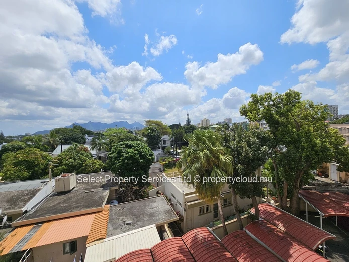 Appartement de 3 chmabres à Vendre au Vieux Quatre Bornes