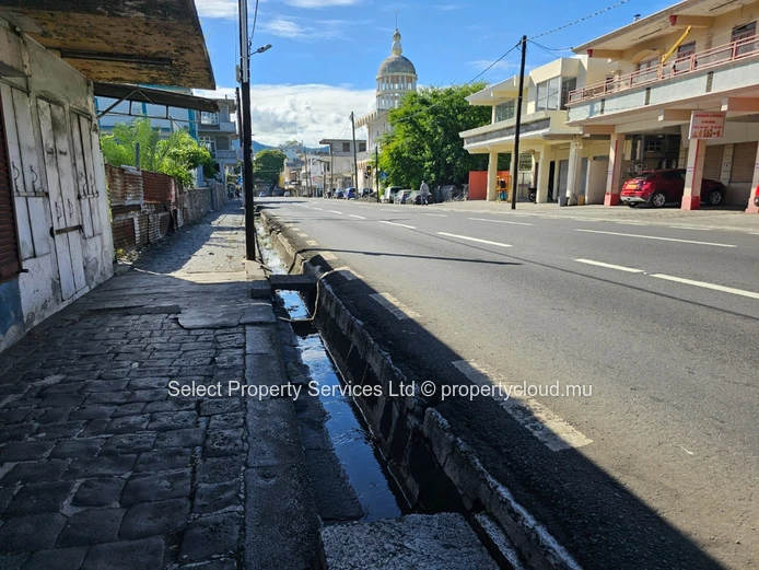 Terrain commercial, Port Louis