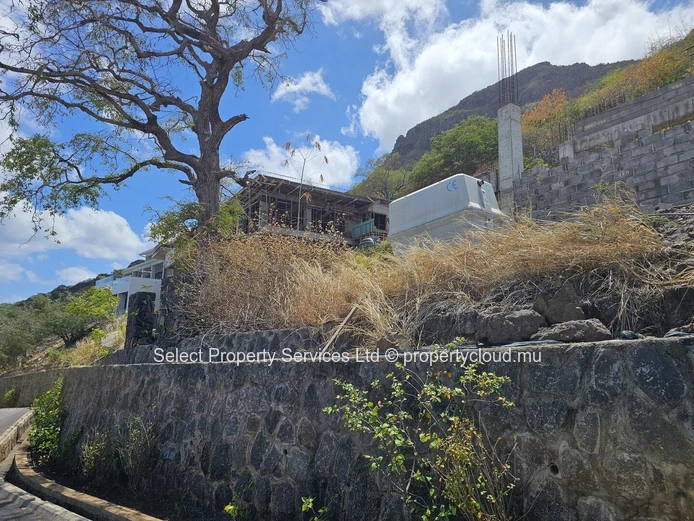 West Coast - Bespoke 4-Bedroom Luxury Villas (RES) in Marguery Heights for Sale - Riviere Noire