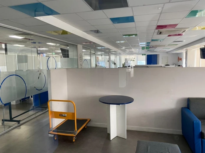Espaces de bureaux meublés  à vendre à Ebène