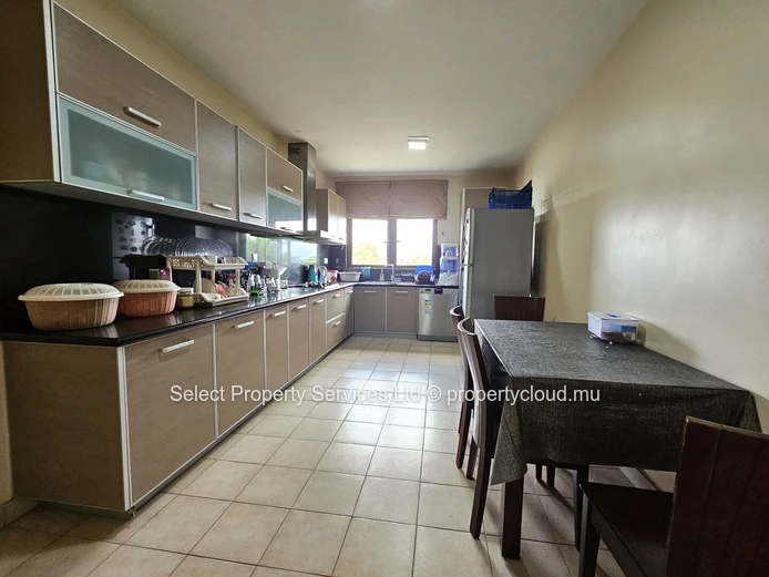 Appartement de 3 chambres à Louer au Vieux Quatre Bornes