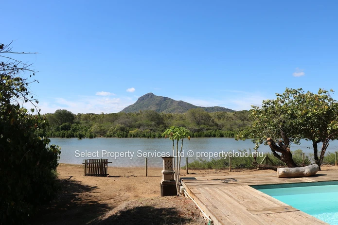 Beachfront Apartment G+2 For Sale at Ilot Fortier at Rs