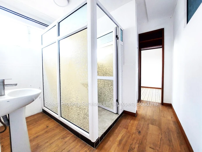 À Vendre : Belle maison non meublée à Vacoas,