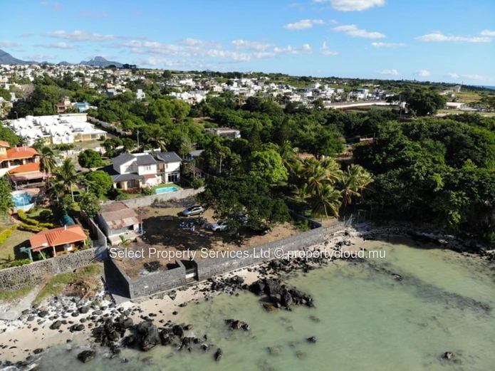 Terrain Pieds dans l'eau en vente à Pointe Aux Sables