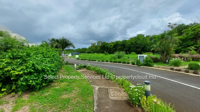Residential plot for sale, Gated Morcellement, Bambous