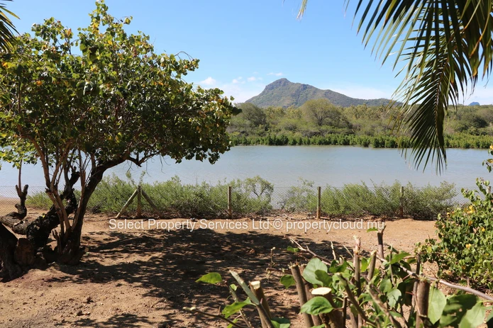 Beachfront Apartment G+2 For Sale at Ilot Fortier at Rs