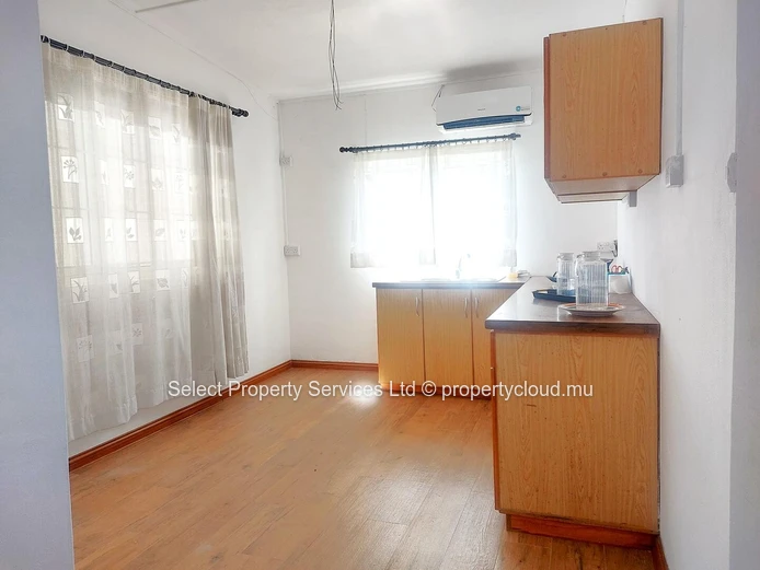À Vendre : Belle maison non meublée à Vacoas,