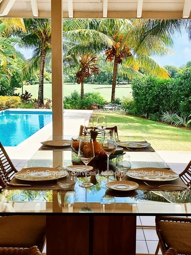 Semi-Detached Contemporary Villa with Golf Course Views for Sale in Anahita Beau Champ