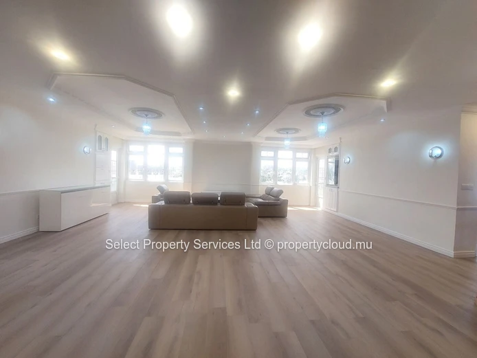 Exclusive Listing – Rs - For sale Spacious Apartment in the Heart of Quatre Bornes