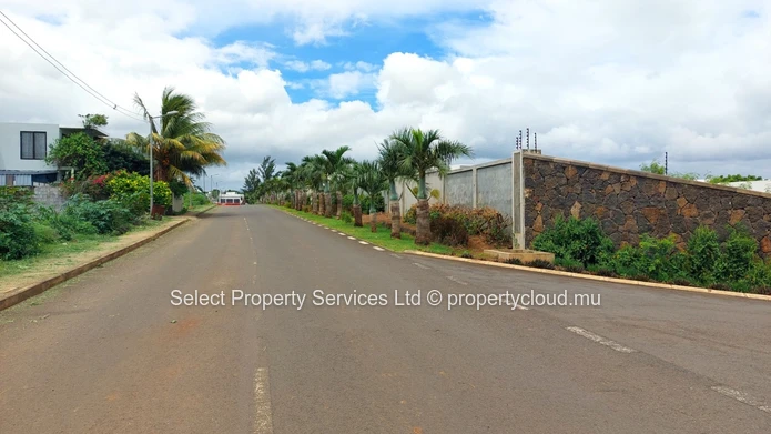 Residential plot for sale, Gated Morcellement, Bambous