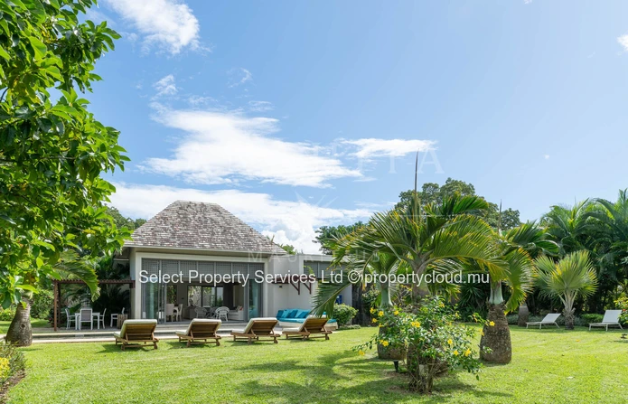 Exquisite Semi-Detached Villa with Golf Course Views for Sale in Anahita Beau Champ