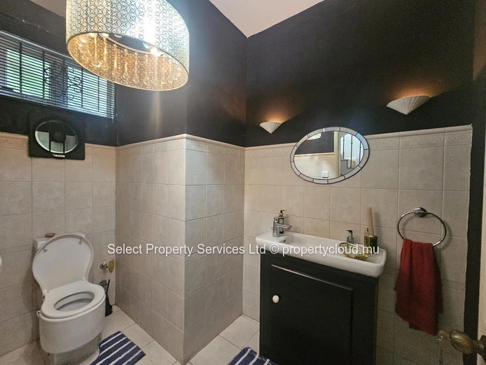 Charmante maison spacieuse de 4 chambres à vendre à Floreal