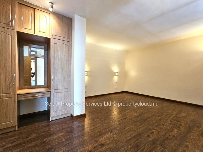 Appartement de 3 chmabres à Vendre au Vieux Quatre Bornes