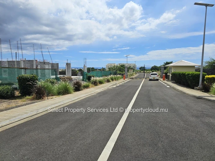 For Sale: 3-Bedroom Contemporary Villa in Les Jardins D’Anna Phase 2, Flic en Flac