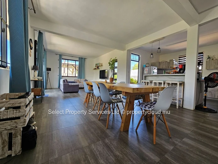 Maison entièrement meublée à vendre à Albion – Rs 10.8 M