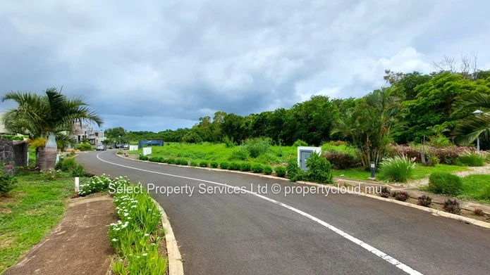 Residential plot for sale, Gated Morcellement, Bambous