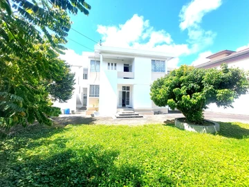 6 Bedroom House