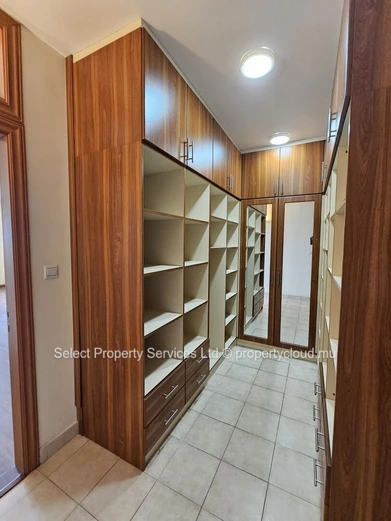 Appartement de 3 chmabres à Vendre au Vieux Quatre Bornes