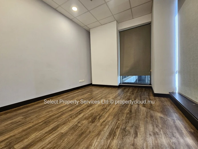 Espaces de bureaux semi-meublés à vendre à Ebene à partir de Rs26.5 M