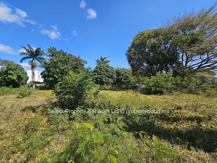 Terrain en pleine propriété à vendre à moka