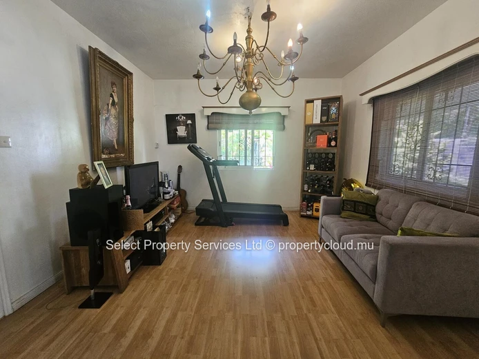 Charmante maison spacieuse de 4 chambres à vendre à Floreal