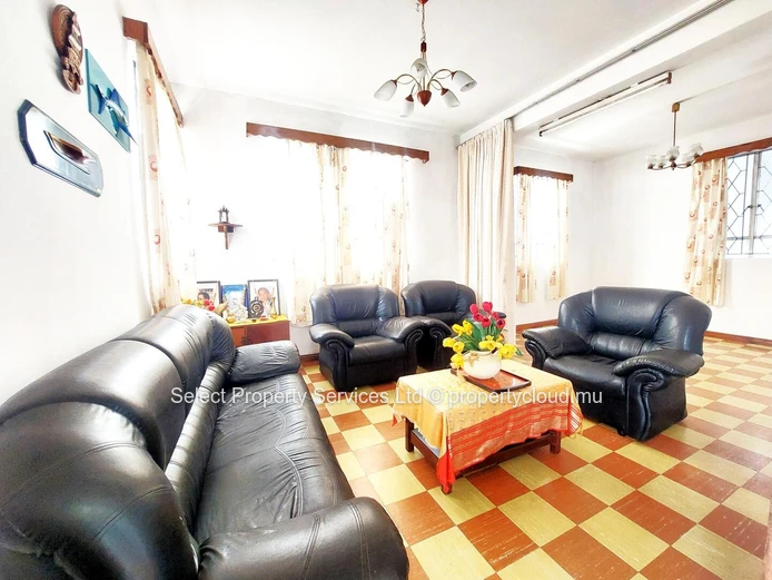 À Vendre : Belle maison non meublée à Vacoas,