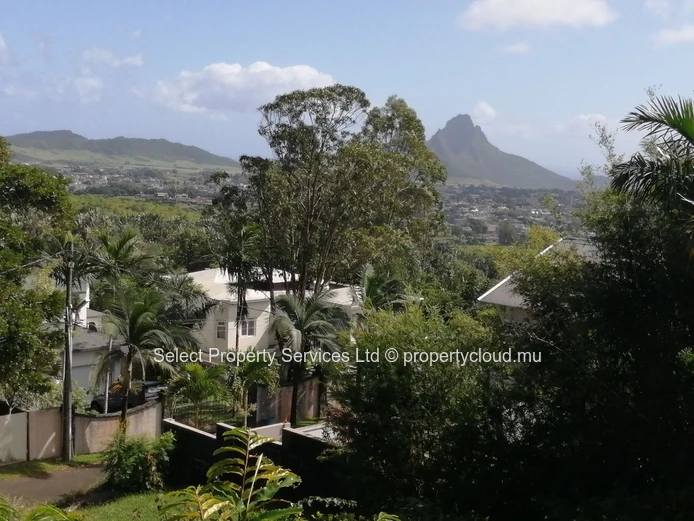 House for Sale in Floreal