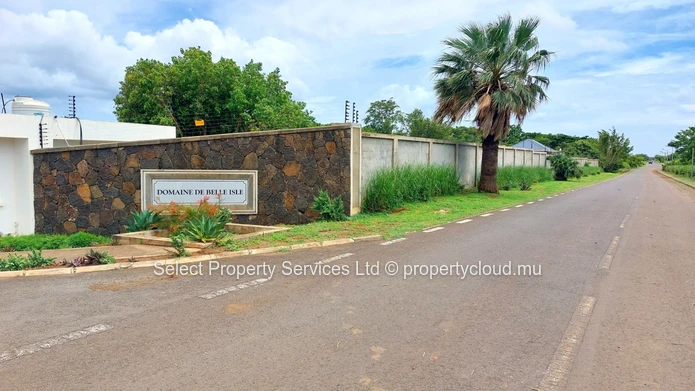 Residential plot for sale, Gated Morcellement, Bambous