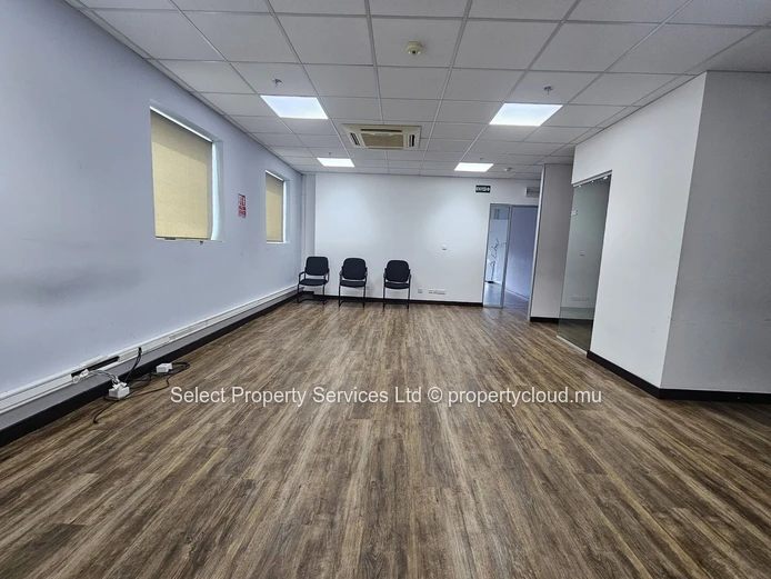 Espaces de bureaux semi-meublés à vendre à Ebene à partir de Rs26.5 M