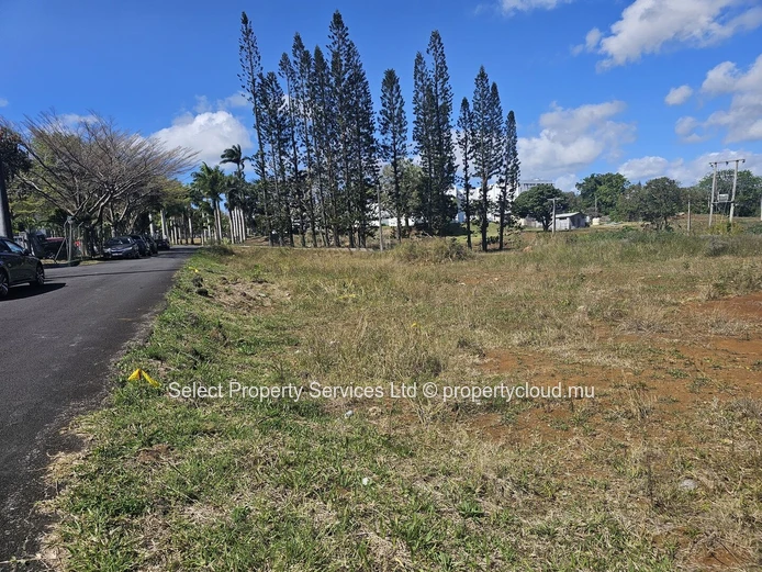 Terrain en pleine propriété à vendre à moka