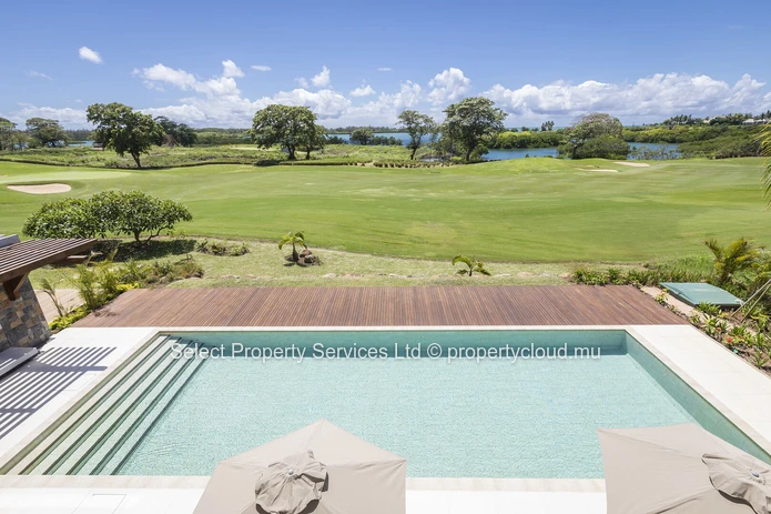 Luxueux Duplex de 4 chambres à vendre avec vue panoramique sur la mer et le golf à Anahita Beau Champ